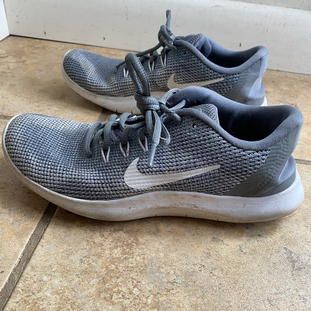 Nike flex running shoes